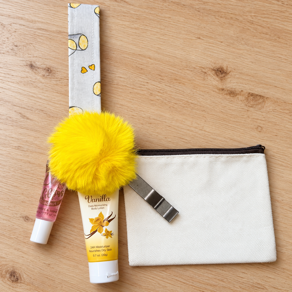 Elephant Love Wristlet Comfort Kit