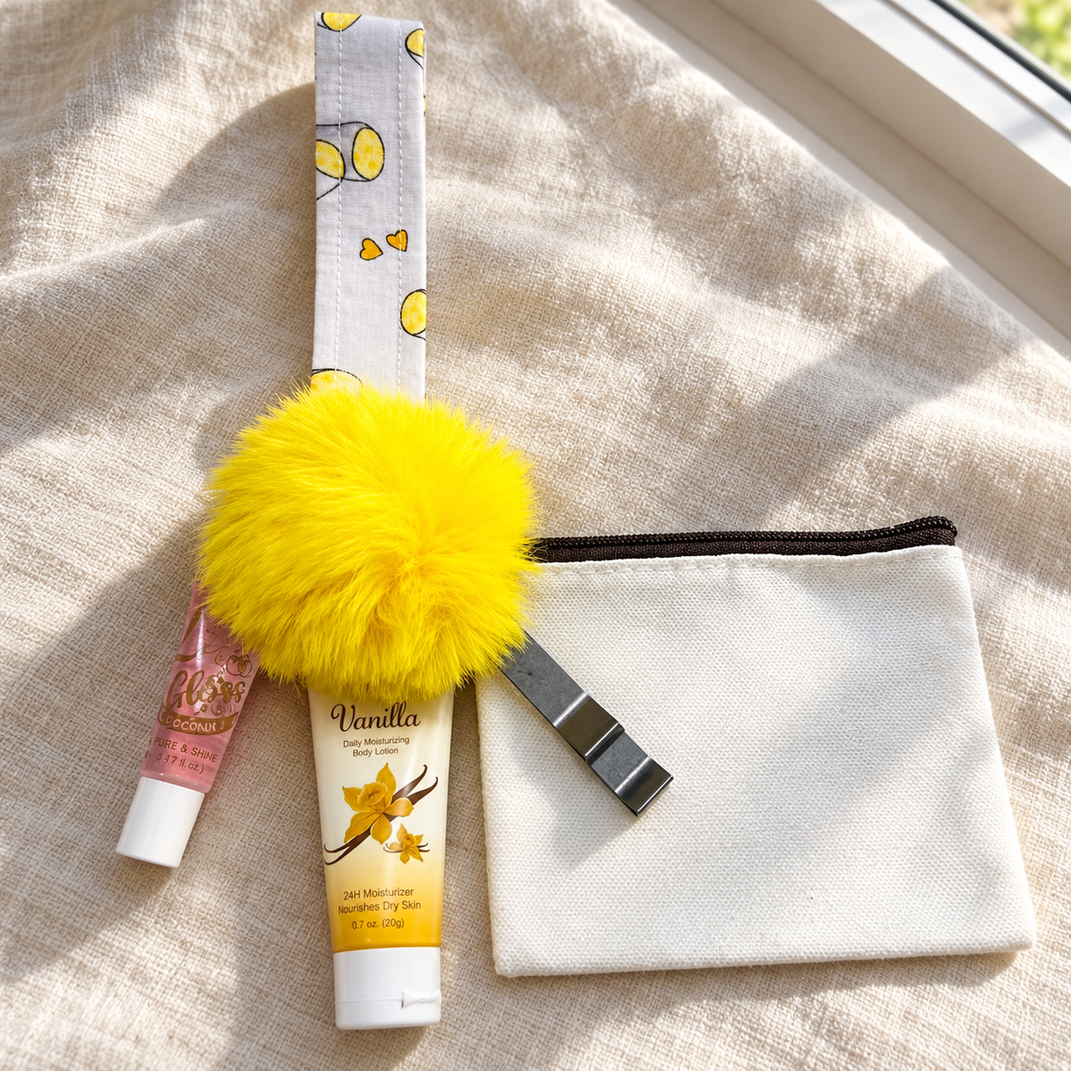Elephant Love Wristlet Comfort Kit