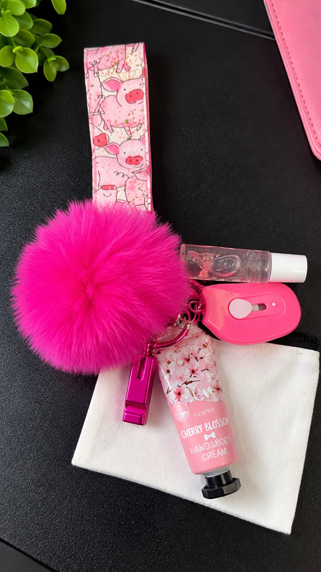 Little Piggy Wristlet Comfort Kit